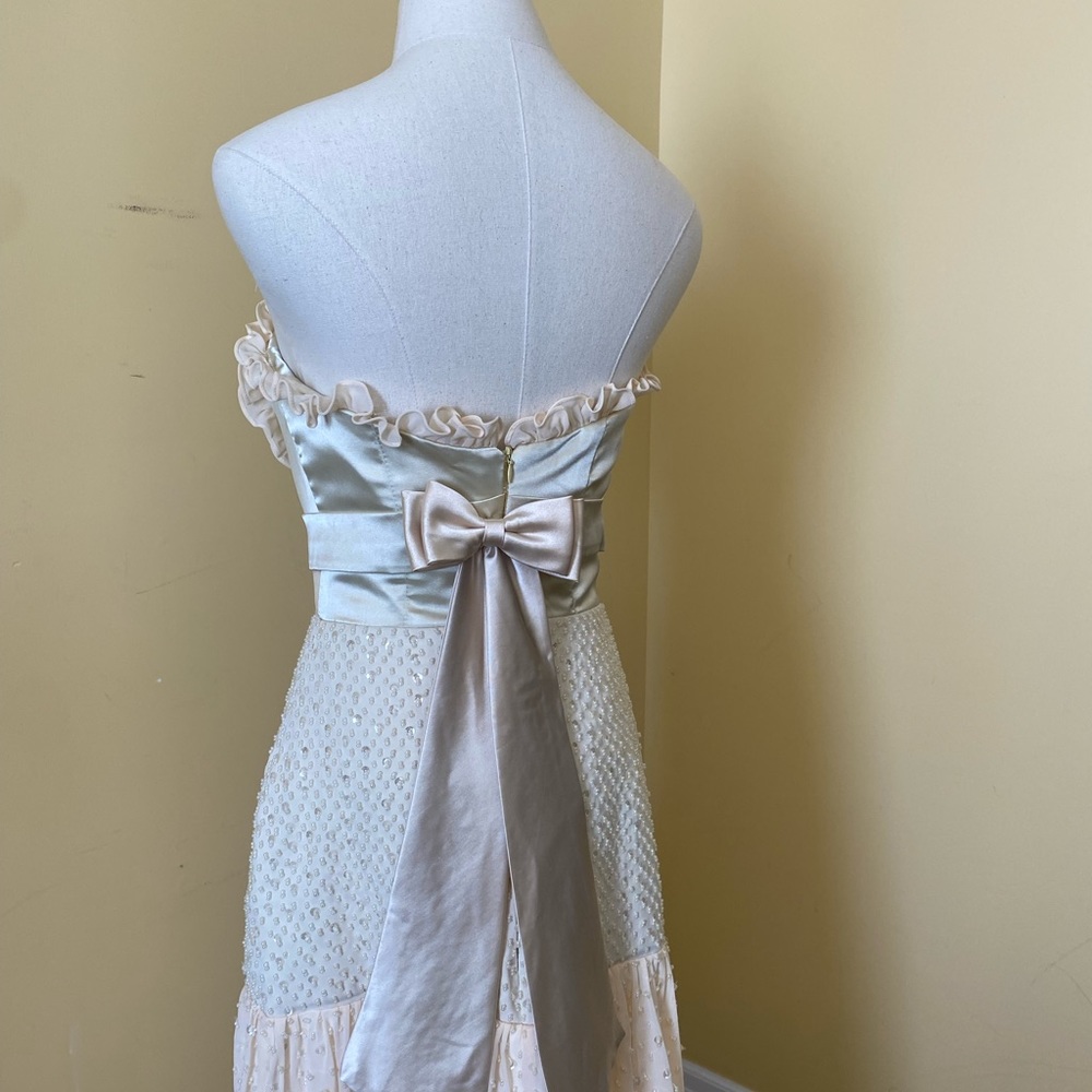Strapless Ruffle Corset Top Wedding Dress - XS - Picture 10 of 15
